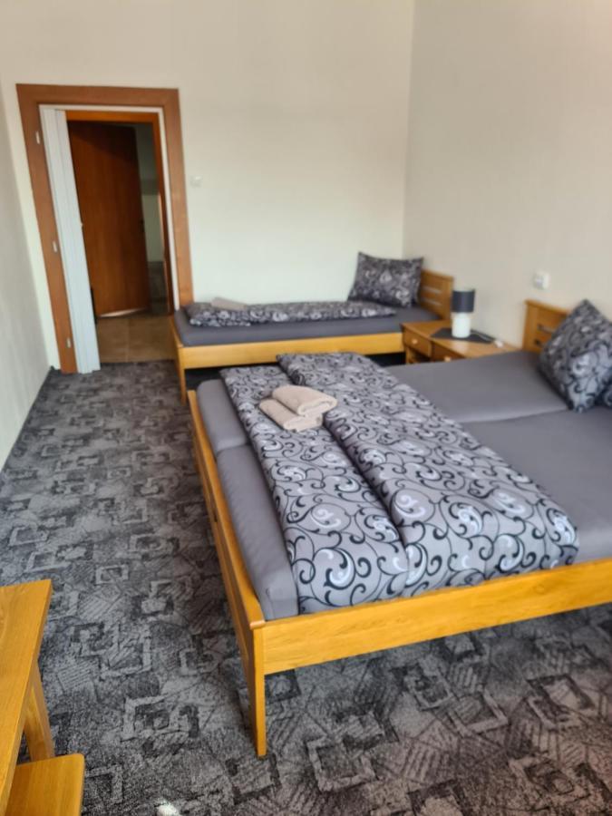 Hotel Koruna Rožnov pod Radhoštěm Eksteriør bilde
