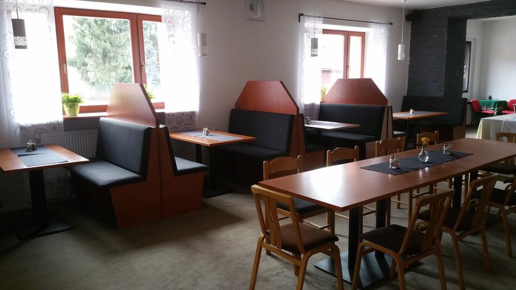 Hotel Koruna Rožnov pod Radhoštěm Eksteriør bilde