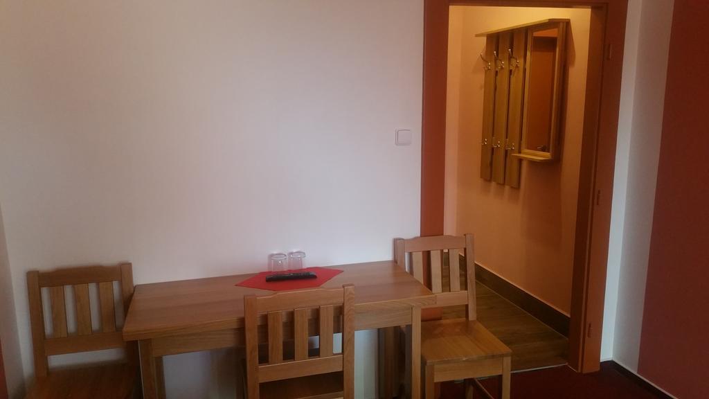Hotel Koruna Rožnov pod Radhoštěm Eksteriør bilde