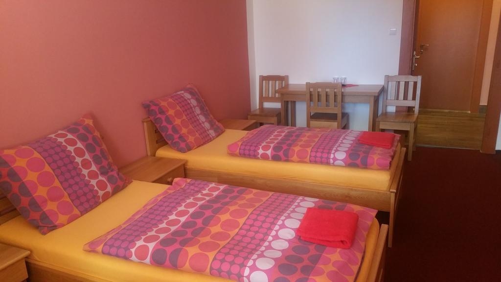 Hotel Koruna Rožnov pod Radhoštěm Eksteriør bilde