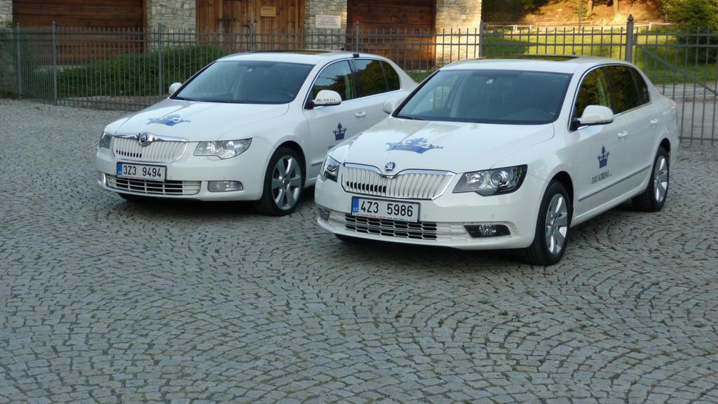 Hotel Koruna Rožnov pod Radhoštěm Eksteriør bilde