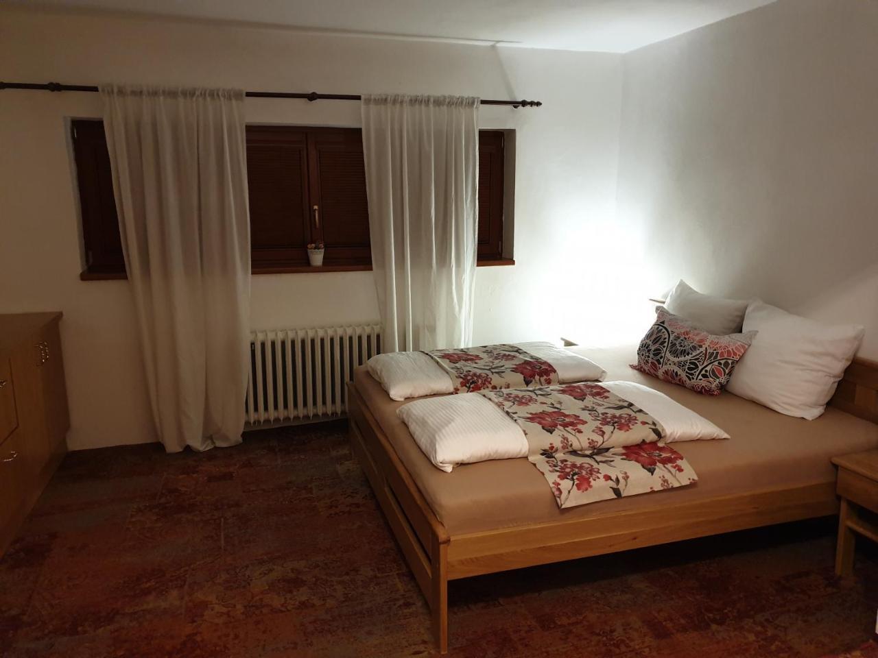 Hotel Koruna Rožnov pod Radhoštěm Eksteriør bilde